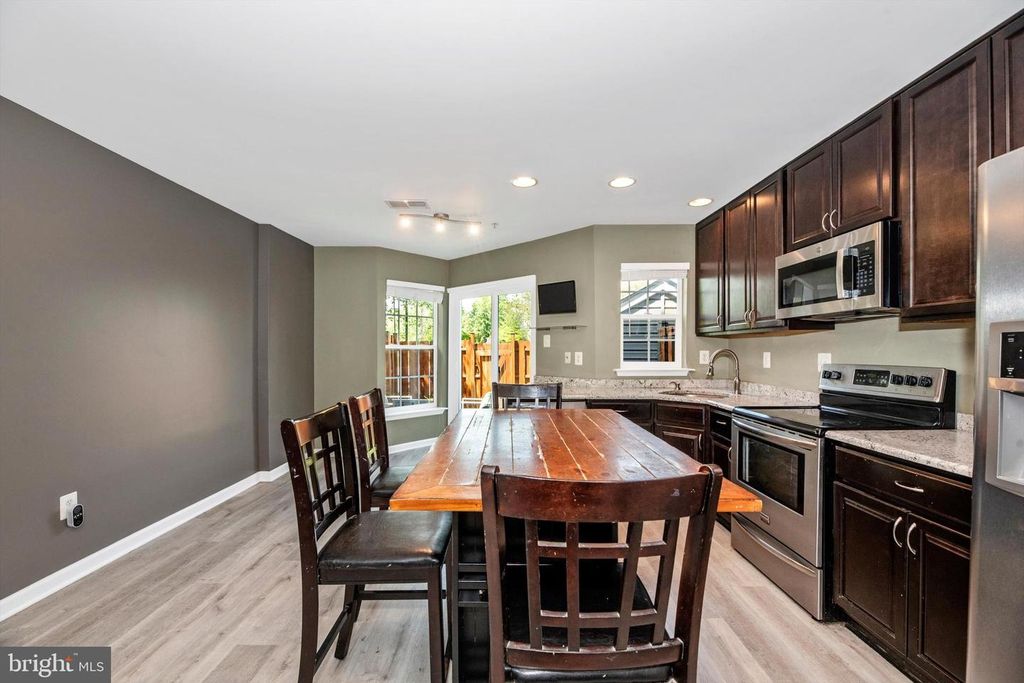 Image 7 of property listing at 605 TIVOLI RD, Frederick, MD 21703