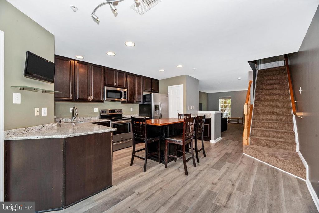 Image 8 of property listing at 605 TIVOLI RD, Frederick, MD 21703