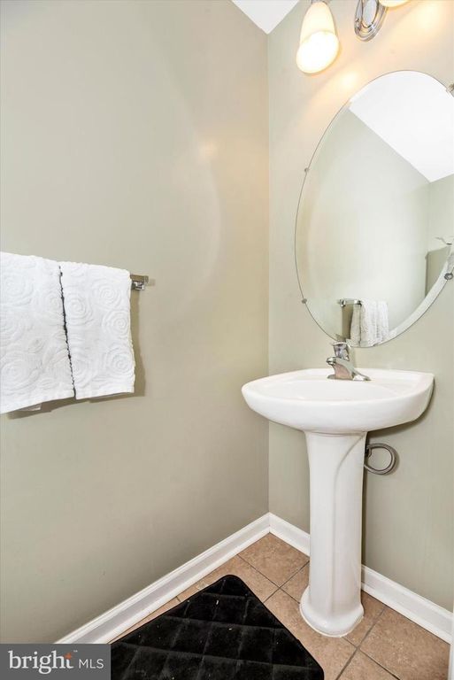 Image 9 of property listing at 605 TIVOLI RD, Frederick, MD 21703
