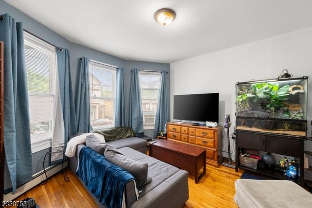 289 N 8Th St, Prospect Park Boro, NJ 07508