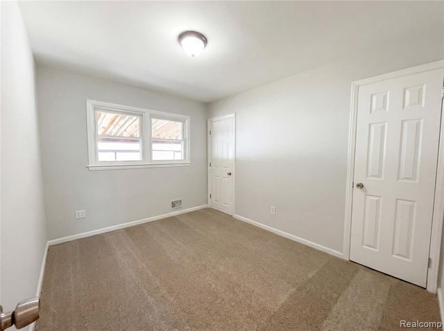 29212 Ursuline Street, Saint Clair Shores, MI 48081