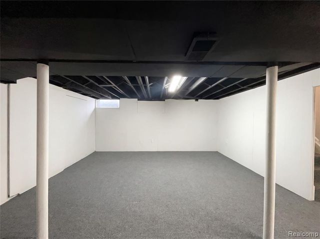 29212 Ursuline Street, Saint Clair Shores, MI 48081