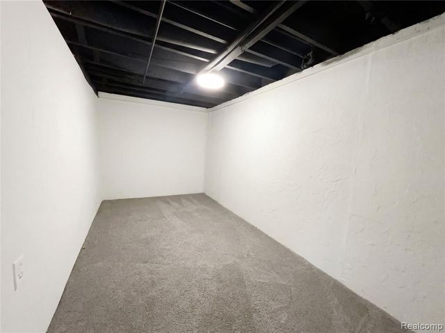 29212 Ursuline Street, Saint Clair Shores, MI 48081