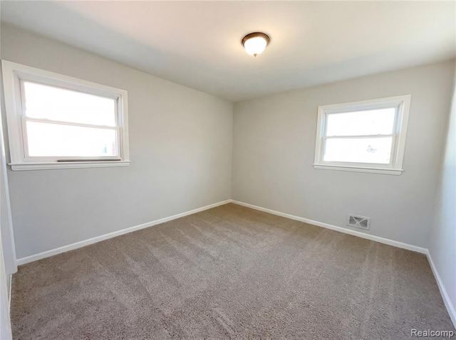 29212 Ursuline Street, Saint Clair Shores, MI 48081