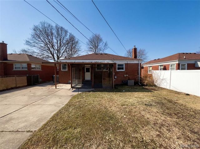 29212 Ursuline Street, Saint Clair Shores, MI 48081