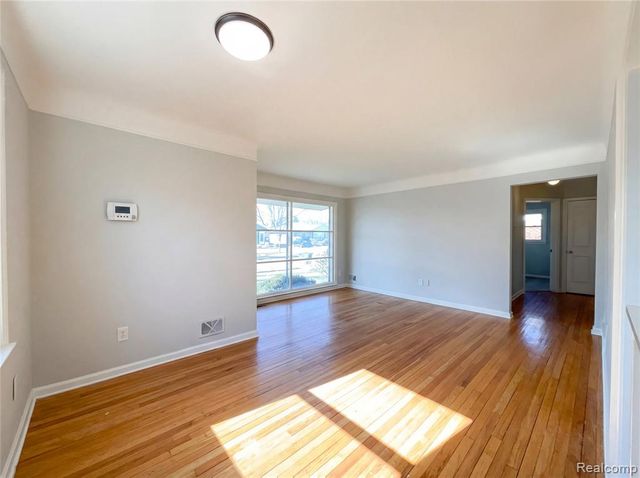 29212 Ursuline Street, Saint Clair Shores, MI 48081