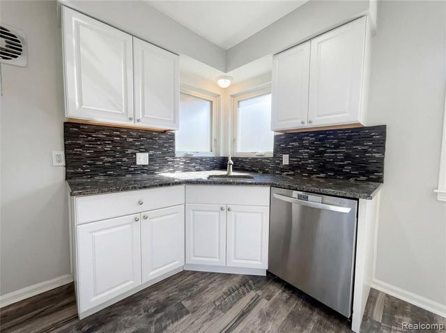 29212 Ursuline Street, Saint Clair Shores, MI 48081