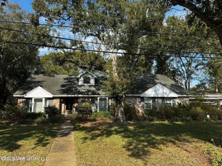 3911 Washington Avenue, Pascagoula, MS 39581