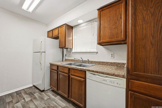 4212 Medical Dr Unit 203, San Antonio, TX 78229