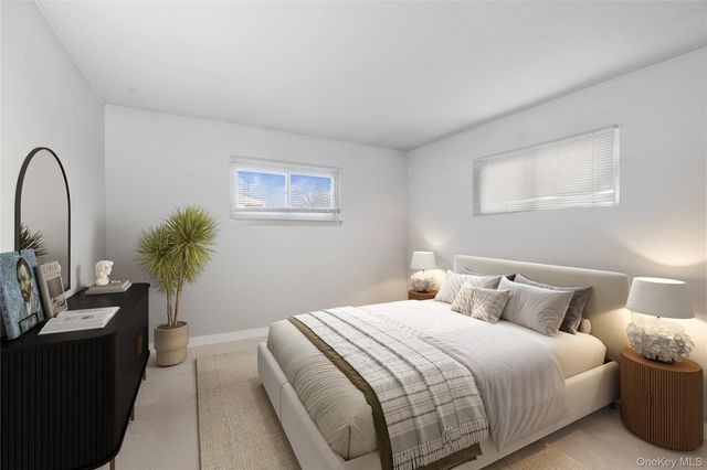 2 Kroll Street, Plainview, NY 11803