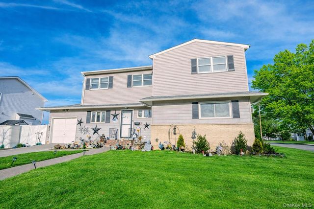 2 Kroll Street, Plainview, NY 11803