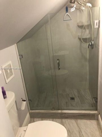 274 E 9th St 4, Hialeah, FL 33010