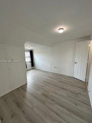 274 E 9th St 4, Hialeah, FL 33010