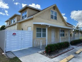 274 E 9th St 4, Hialeah, FL 33010