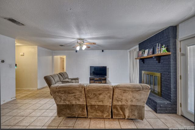 114 KIM DR, Del Rio, TX 78840