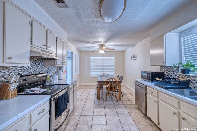 114 KIM DR, Del Rio, TX 78840