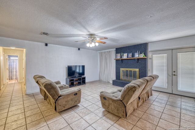 114 KIM DR, Del Rio, TX 78840