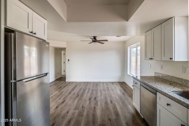 1955 W 9th Street, St Johns, AZ 85936