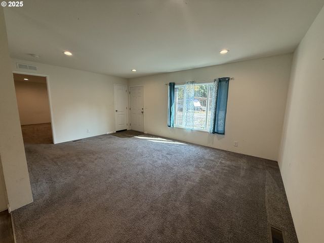 28697 SCAPPOOSE VERNONIA Hwy, Scappoose, OR 97056