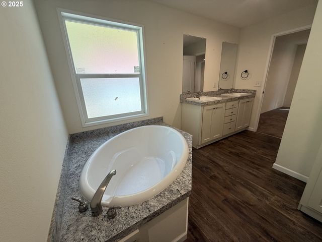 28697 SCAPPOOSE VERNONIA Hwy, Scappoose, OR 97056