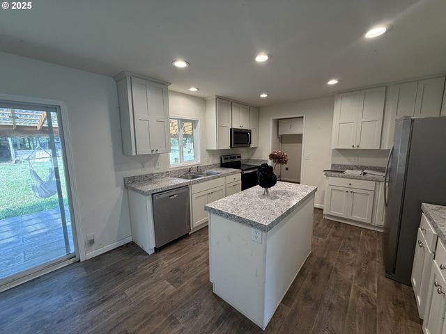 28697 SCAPPOOSE VERNONIA Hwy, Scappoose, OR 97056