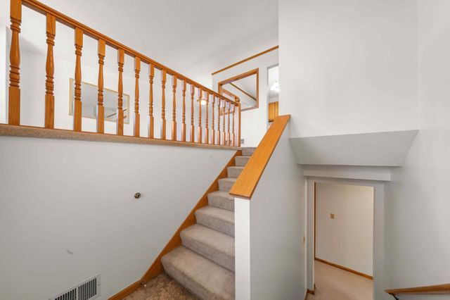 16111 Goodview Way, Lakeville, MN 55044