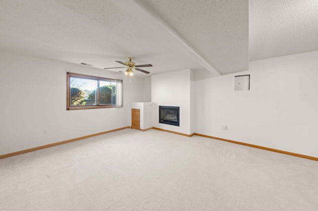 16111 Goodview Way, Lakeville, MN 55044