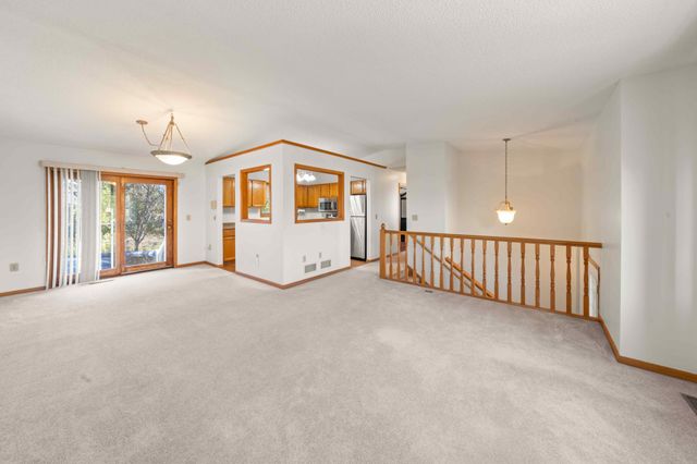 16111 Goodview Way, Lakeville, MN 55044