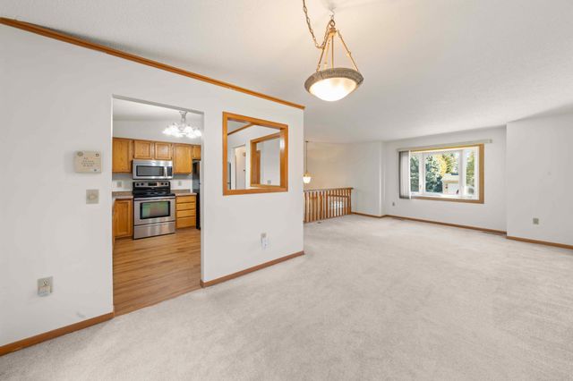 16111 Goodview Way, Lakeville, MN 55044