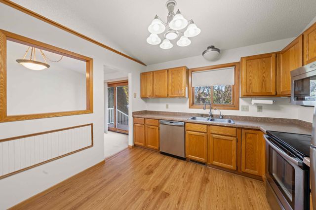 16111 Goodview Way, Lakeville, MN 55044