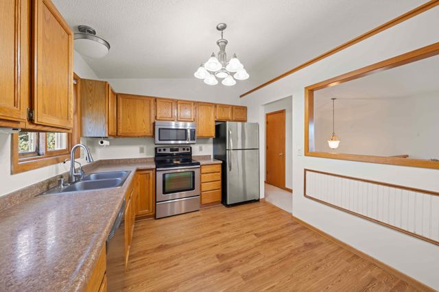 16111 Goodview Way, Lakeville, MN 55044