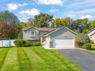 16111 Goodview Way, Lakeville, MN 55044