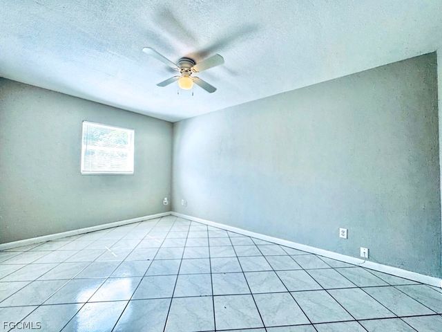 913 Hudson AVE, Lehigh Acres, FL 33936