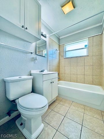 913 Hudson AVE, Lehigh Acres, FL 33936