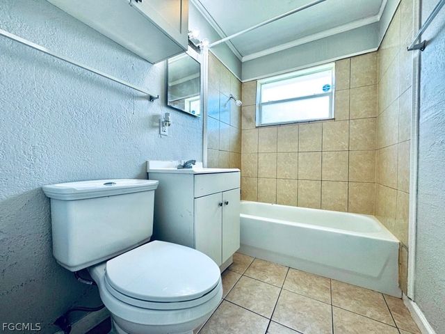 913 Hudson AVE, Lehigh Acres, FL 33936