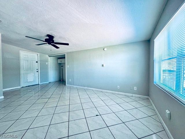 913 Hudson AVE, Lehigh Acres, FL 33936