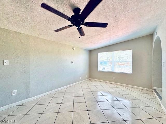 913 Hudson AVE, Lehigh Acres, FL 33936