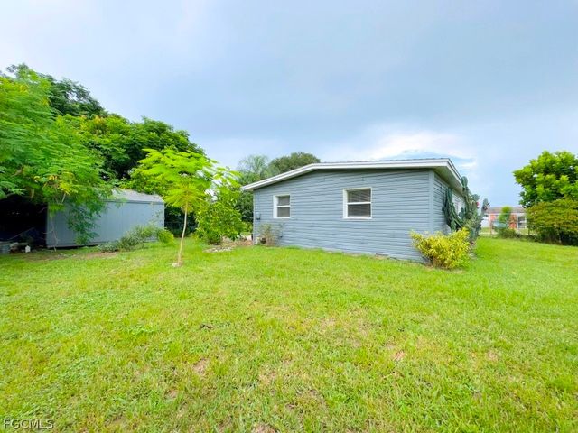 913 Hudson AVE, Lehigh Acres, FL 33936