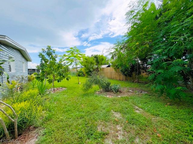 913 Hudson AVE, Lehigh Acres, FL 33936