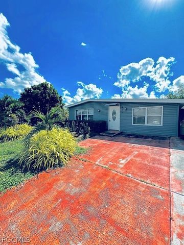 913 Hudson AVE, Lehigh Acres, FL 33936