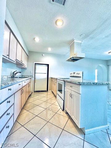 913 Hudson AVE, Lehigh Acres, FL 33936