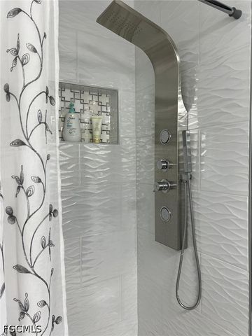 18 Hamlin CT, Lehigh Acres, FL 33936