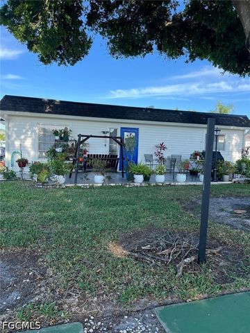 18 Hamlin CT, Lehigh Acres, FL 33936
