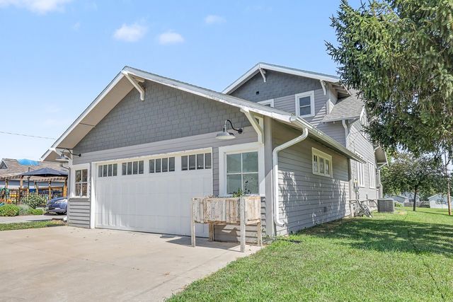 722 E Main Street, Knoxville, IA 50138