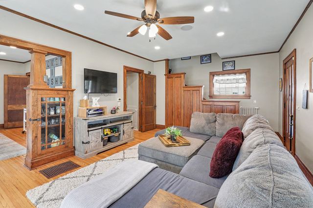 722 E Main Street, Knoxville, IA 50138