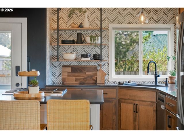 20165 SPYGLASS Ct, Oregon City, OR 97045