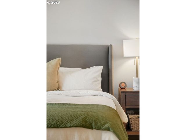 20165 SPYGLASS Ct, Oregon City, OR 97045