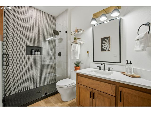 20165 SPYGLASS Ct, Oregon City, OR 97045