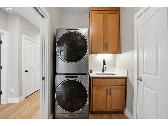 20165 SPYGLASS Ct, Oregon City, OR 97045