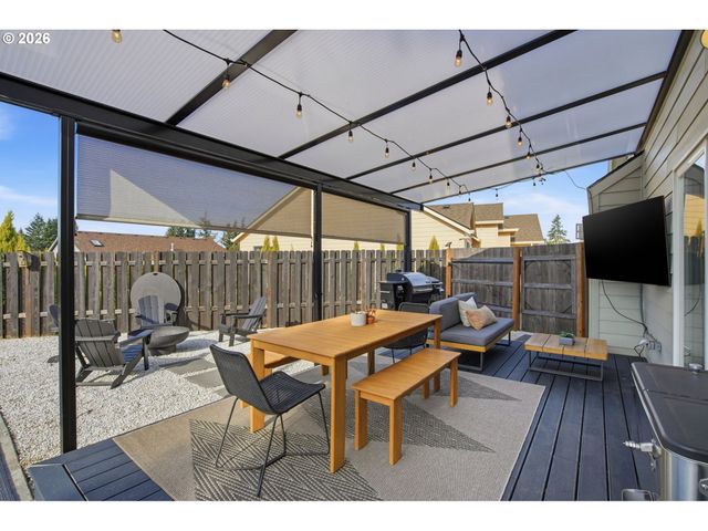 20165 SPYGLASS Ct, Oregon City, OR 97045